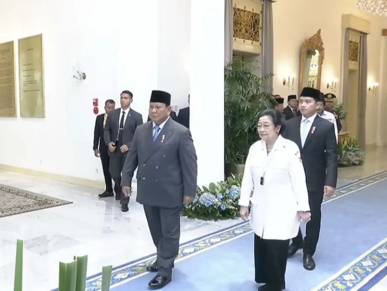 Momen Akrab Prabowo dan Megawati