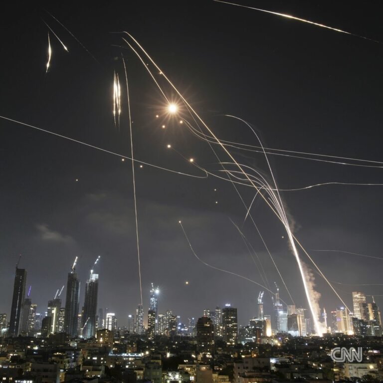 Iran Luncurkan Serangan Balasan kepada Israel