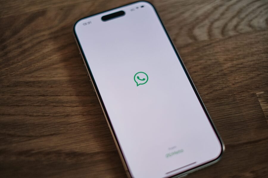 WhatsApp Resmi Tampilkan Iklan