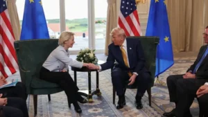 Kesepakatan tarif impor Uni Eropa dan AS (Amerika Serikat) yang melibatkan pembelian LNG dan bahan bakar nuklir senilai $750 miliar.