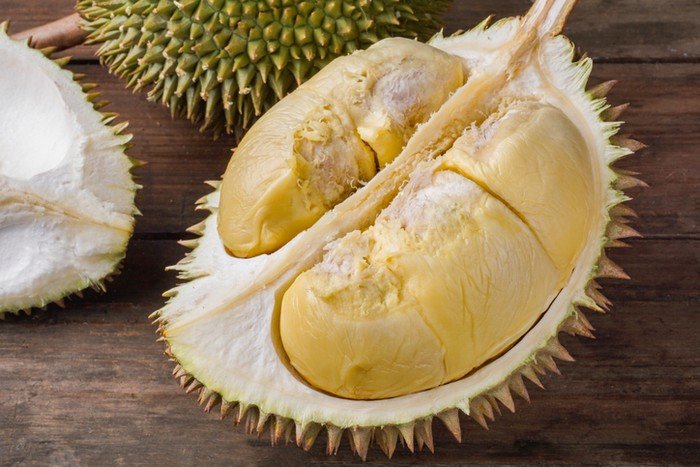 makan durian dan minum alkohol