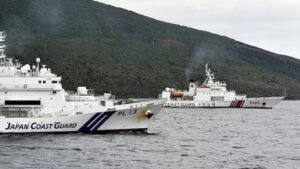 Pengeboran gas China di Laut China Timur yang menuai protes Jepang, China bangun rig gas di Laut China Timur.