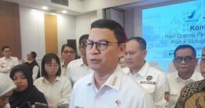 Kepala BPOM RI Taruna Ikrar saat konferensi pers penggerebekan klinik stem cell ilegal magelang