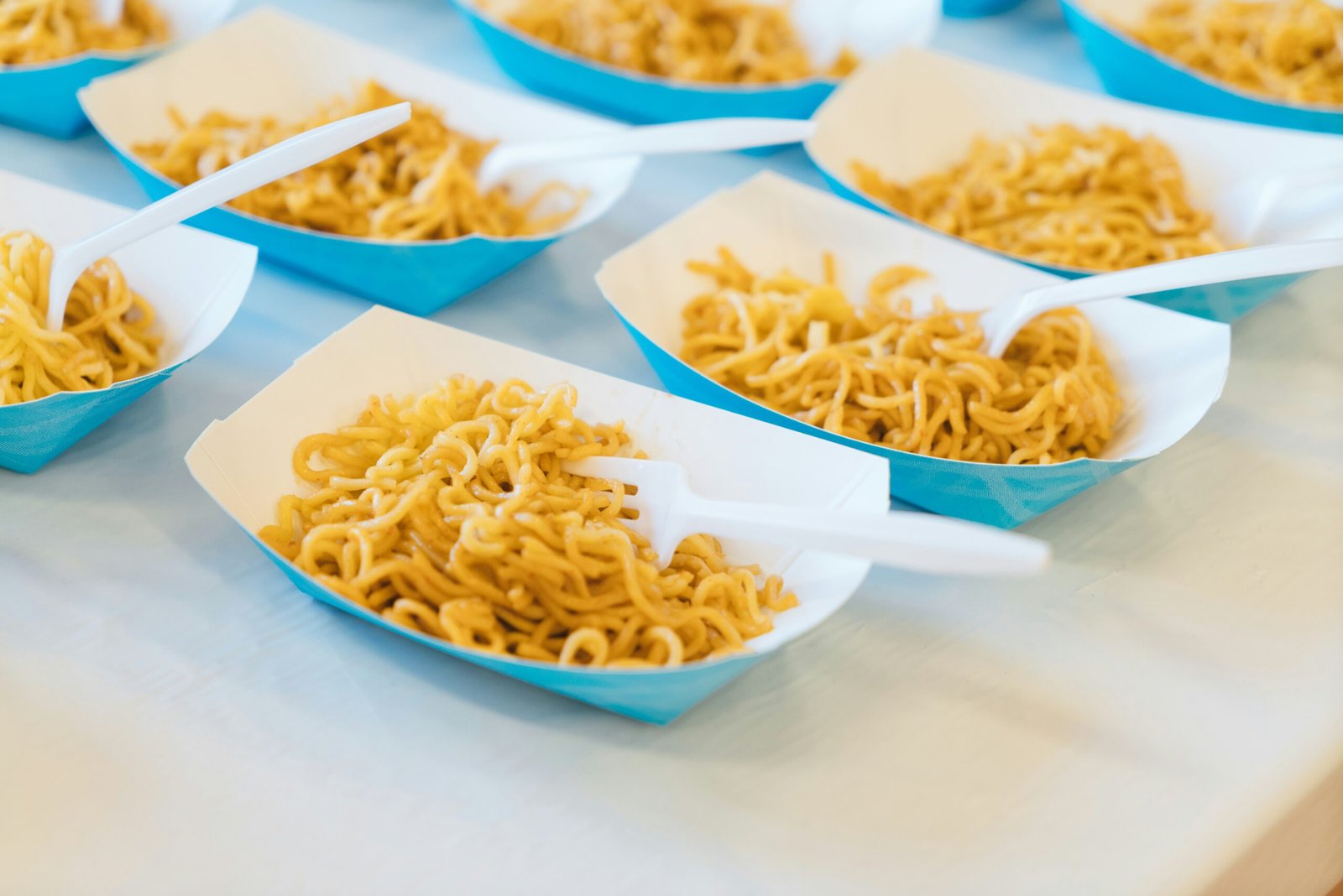 Dampak Jangka Panjang Bila Keseringan Memakan Mi Campur Nasi