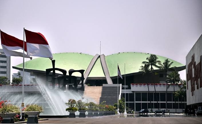 5 Anggota DPR