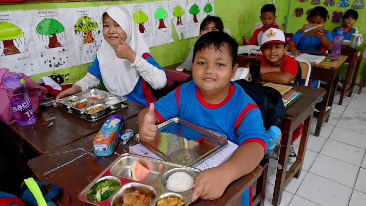 Ratusan Pelajar di Bandung Keracunan Massal Program MBG