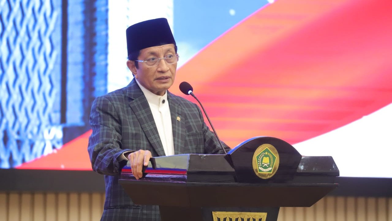 Menteri Agama: Keberanian Berbagi Beban Adalah Kekuatan Natal