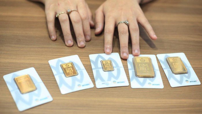 Emas Antam Tembus Rp2,4 Juta/Gram, Rekor Baru