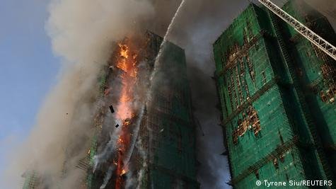 Apartemen di Hong Kong Terbakar, Puluhan Orang Tewas-Polisi Tangkap Pelaku