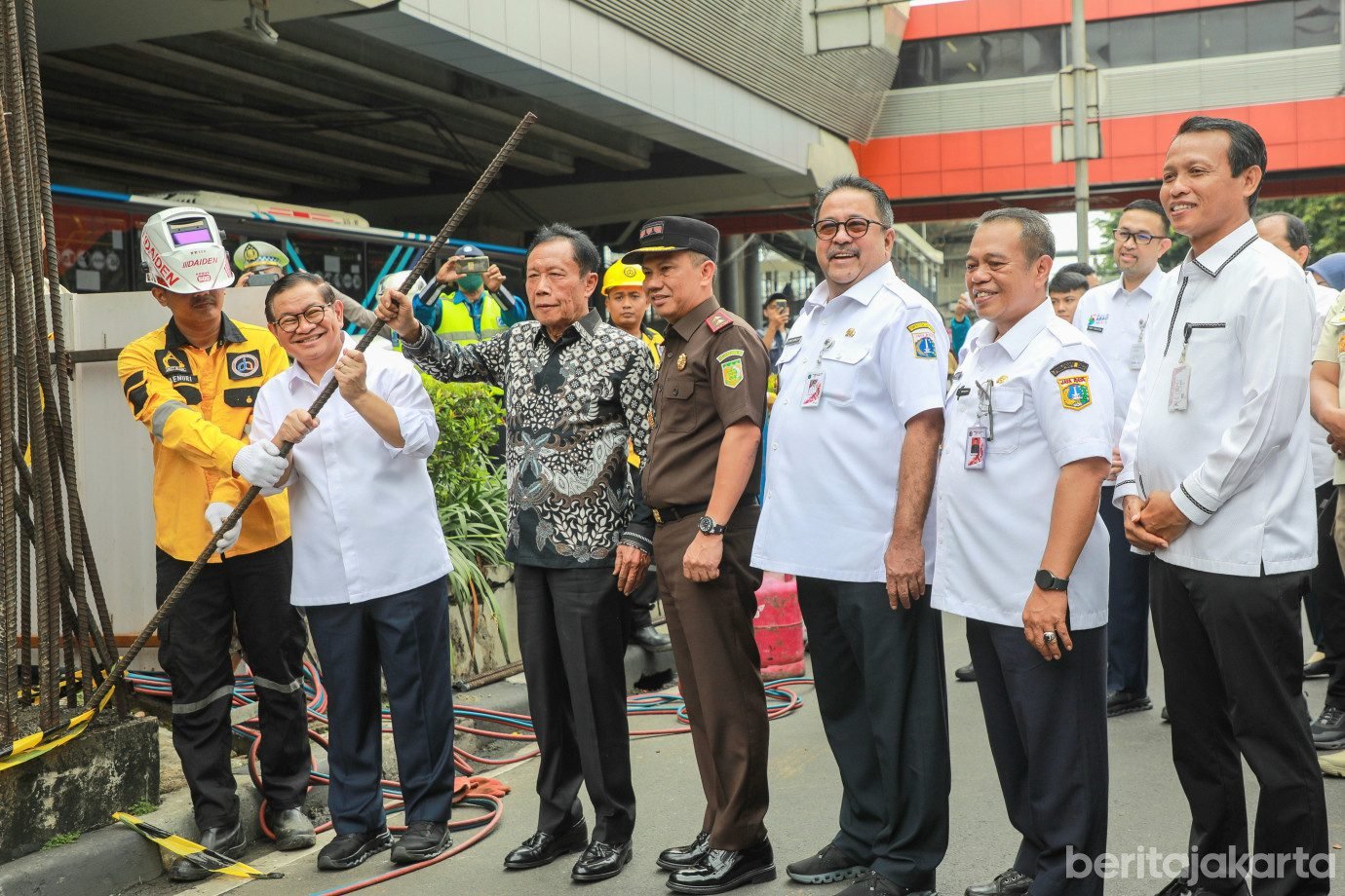 Tiang Monorel Bakal Dibongkar Tiap Malam, September Rampung