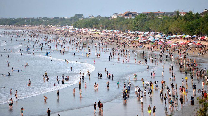 Wisatawan Naik Sepanjang 2025, Penerbangan Domestik Bali Malah Turun