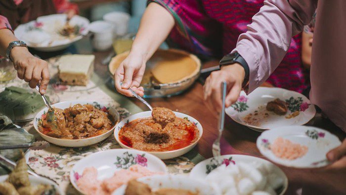 5 Cara Menetralisir Tubuh Usai Makan Berlemak