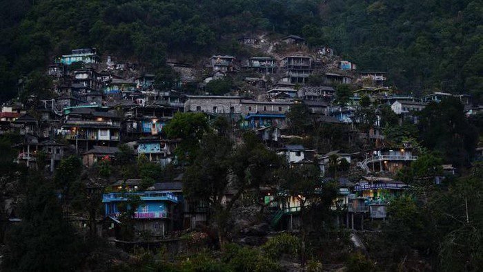 Desa Terbasah di Dunia, Hampir Tak Pernah Lihat Matahari